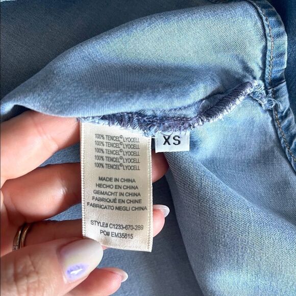 Anthropologie Cloth & Stone Chambray Buttondown Tank Size XS - Picture 13 of 15